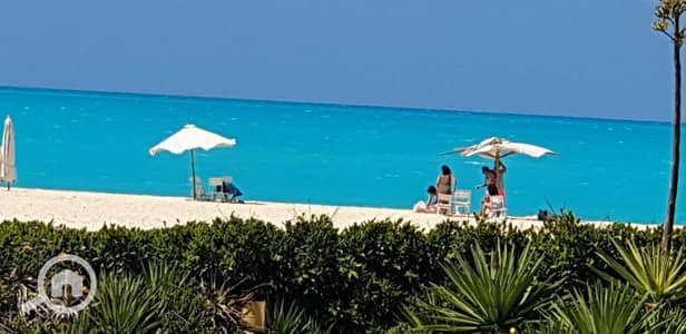 فیلا 5 غرف نوم للايجار في المنتزه، الإسكندرية - عالبحر مباشره اول صف 5نوم5حمام3معيشه مربيه بحمام و70تراس وحديقه عالبحر