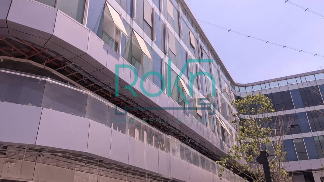 2 2b27579f-02cc-4a14-a013-1020d37c2c6f. jpg