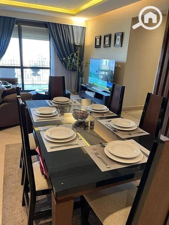 5 8b58a526-e351-48eb-9bbf-3a2de5a3d8af. jpg