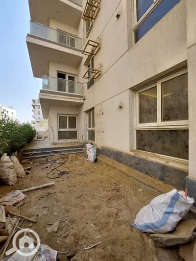3 Bedroom Flat for Sale in New Cairo, Cairo - استلم فورا وقسط علي 3 سنين شقه 135م سوبر لوكس في ماونتن فيو اي سيتي