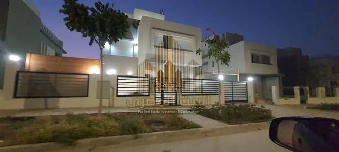 فیلا 5 غرف نوم للايجار في القاهرة الجديدة، القاهرة - WhatsApp Image 2025-09-29 at 2.06. 33 PM (1). jpeg