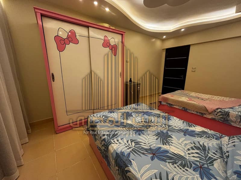 10 U215373 (16). jpg