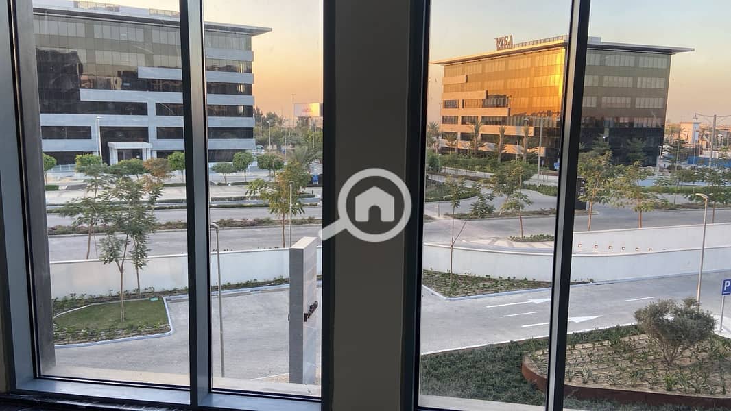 6 d16e882e-45da-4b80-9345-81cc8e1bca1a. jpeg