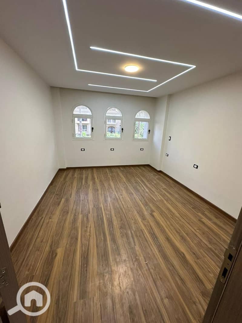 10 7597ece9-0f69-4fe4-8a87-3d69a8d35e17. jpg