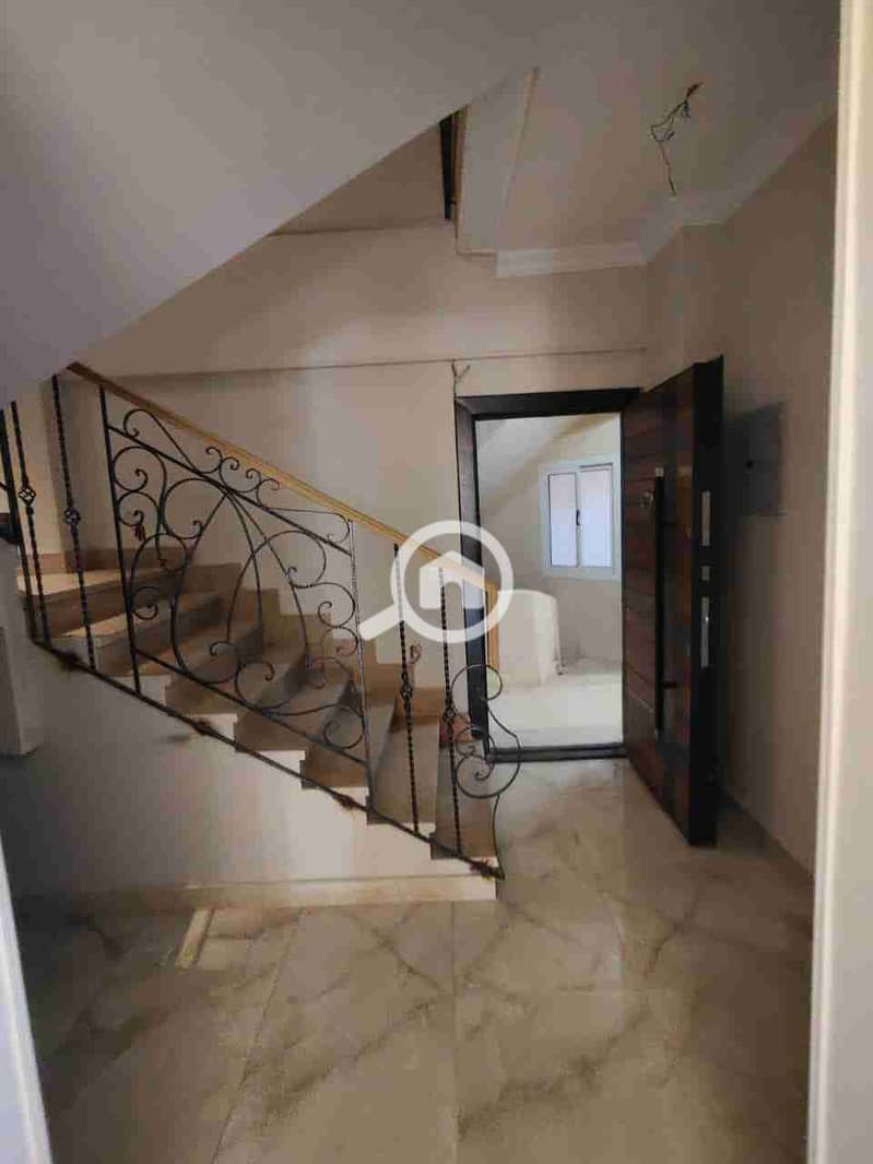 1000331500. jpg 1000331500. jpg