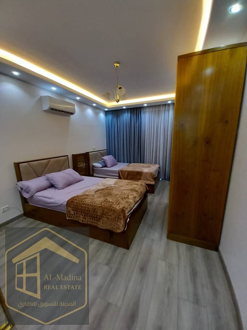 5 WhatsApp Image 2025-10-04 at 17.00. 30 (1). jpeg