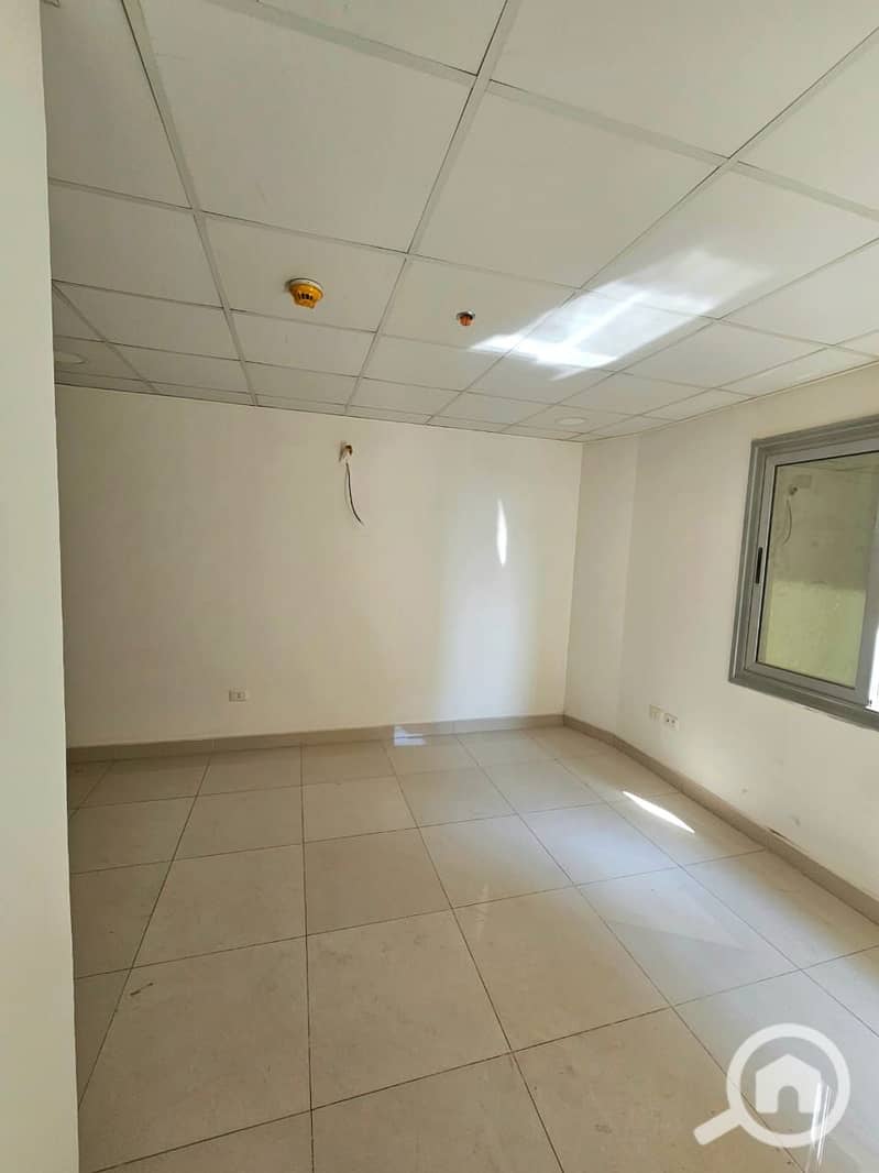 4 94e360c8-9ff1-4768-992b-0164c74f8d59. jpeg