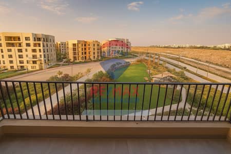 فلیٹ 3 غرف نوم للايجار في 6 أكتوبر، الجيزة - Balcony View at Golden Hour. png
