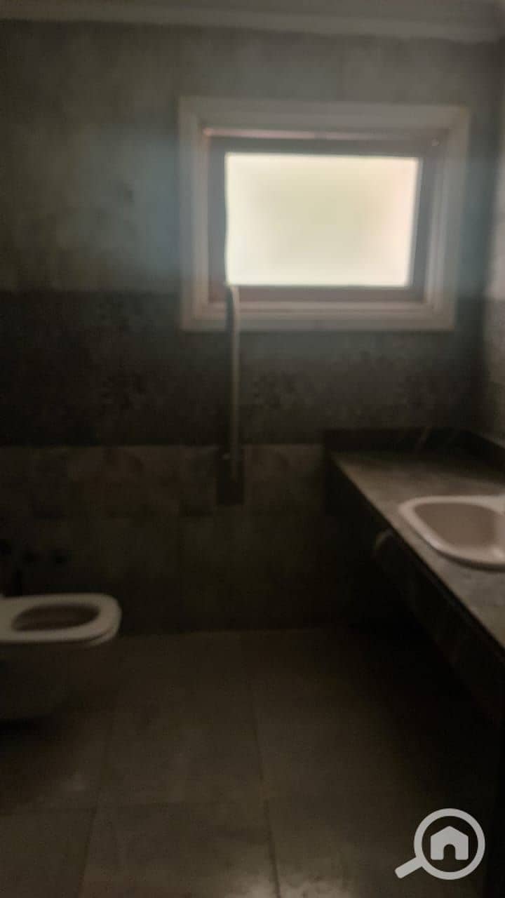 35 f5c96746-38e4-435f-92fa-5f3a4ad5f2f9. jpeg