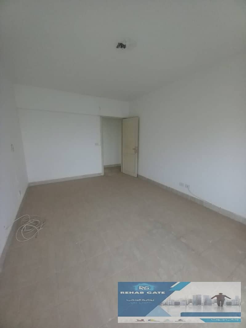 24 WhatsApp Image 2025-10-06 at 12.47. 59 PM. jpeg