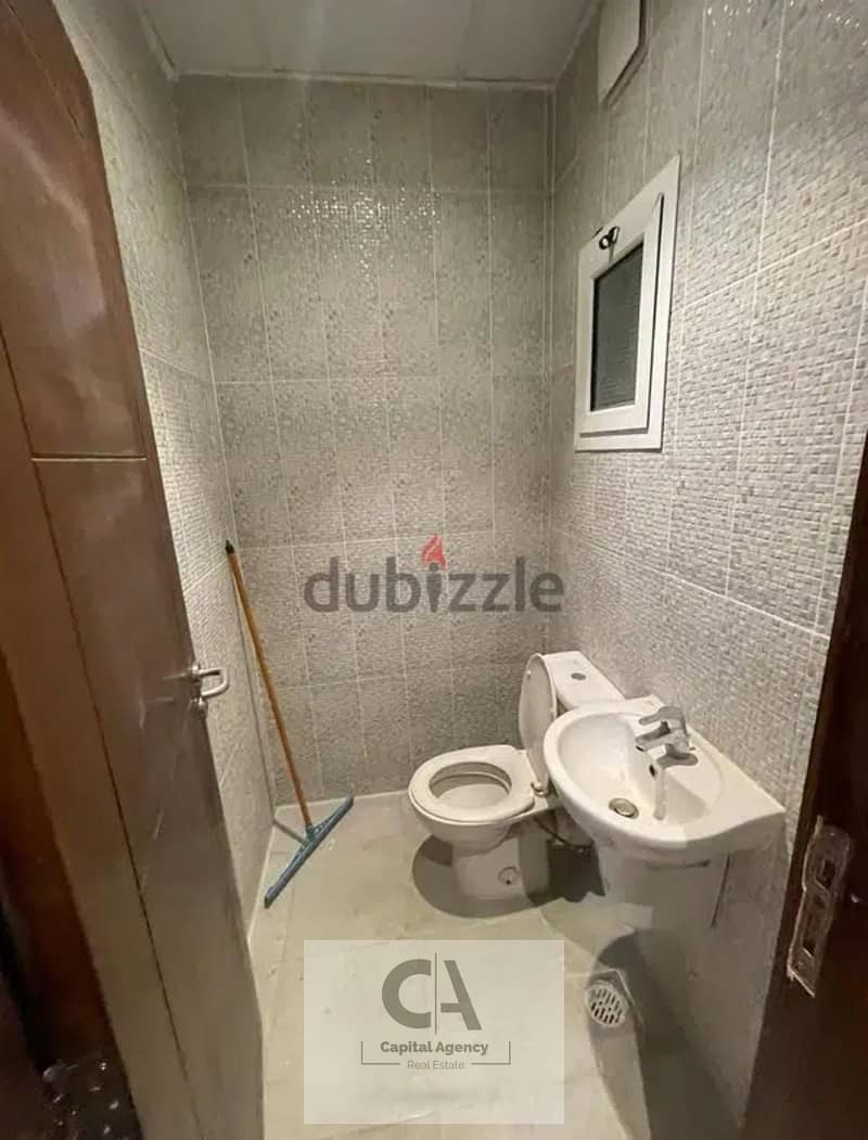 2 6d5689f0-7334-4343-8b4b-3b11eaab0afb. jpeg