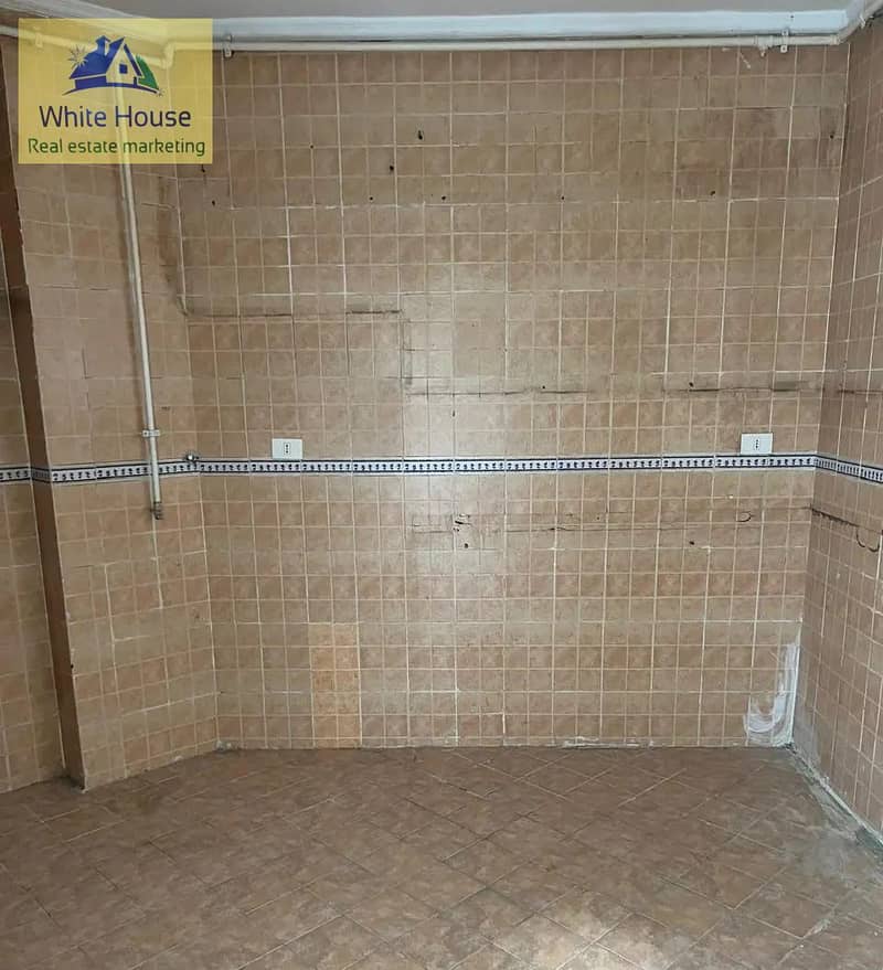 7 b692dd7a-bd85-4083-b9f5-5bbc5a45a0ee. jpg