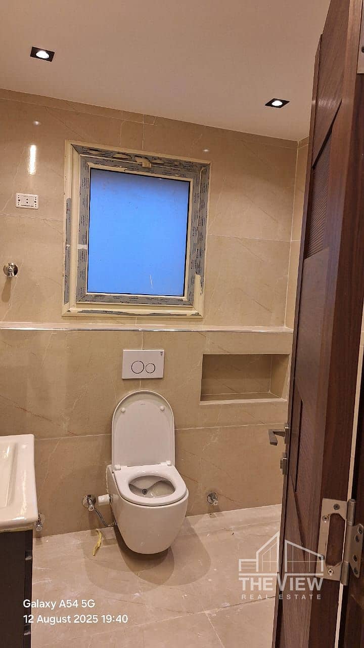 10 WhatsApp Image 2025-08-18 at 21.44. 02_2c0bdaaf. jpg