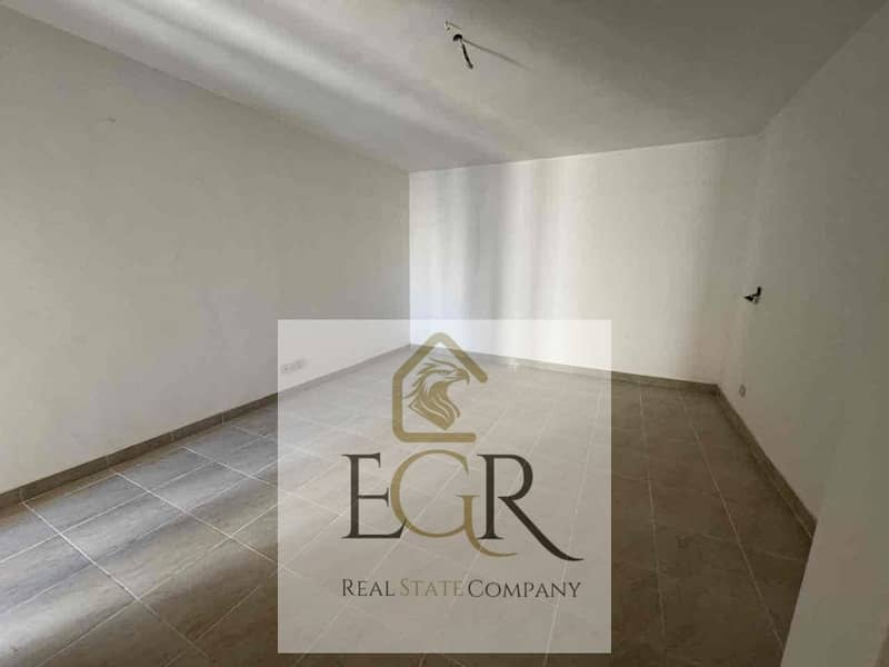 7 7b9b8468-79c3-43eb-b963-16c3394b84ae. jpg