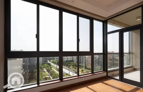 3 Bedroom Flat for Sale in 6th of October, Giza - Screenshot (2013)_1400x900. jpg