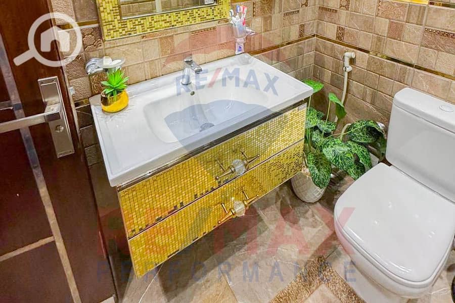 11 WhatsApp Image 2025-10-05 at 11.47. 48 PM. JPG