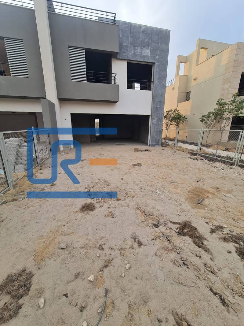 4 43d9b047-2886-470f-b151-3e1fcfdfba13. jpeg