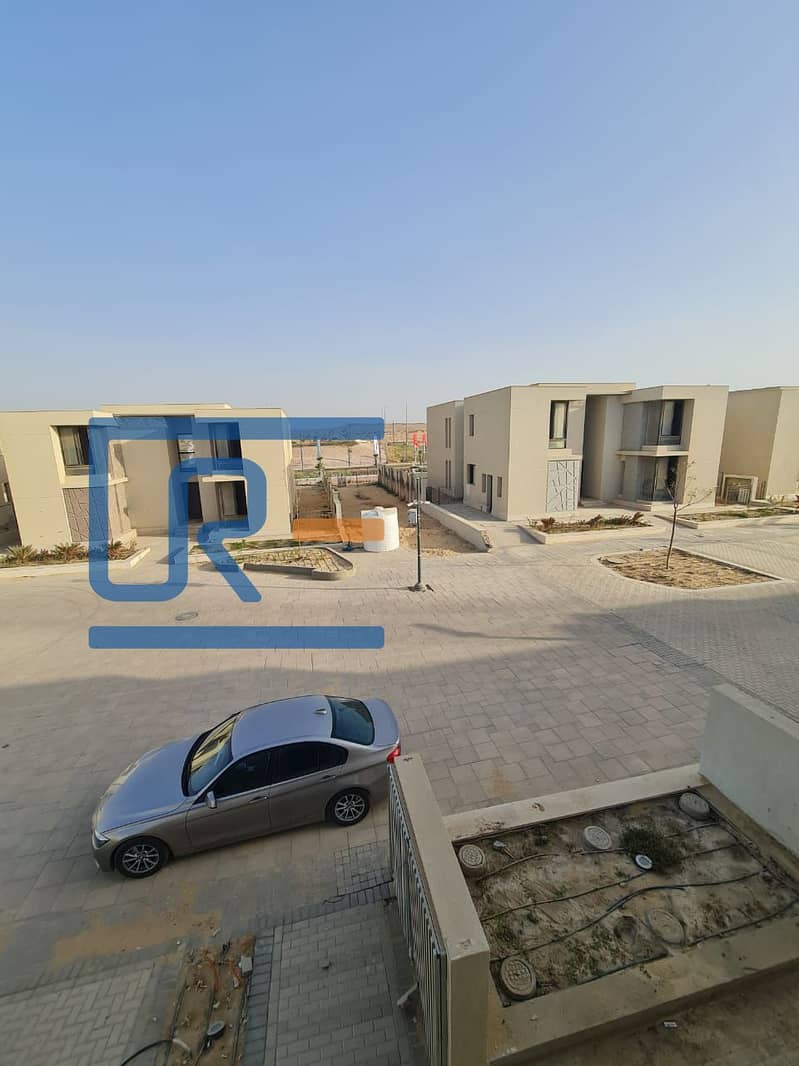 8 b814a530-d6b1-487a-bc3d-a2b6403a42a4. jpeg