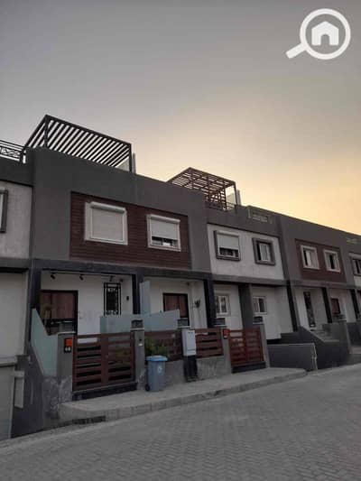 4 Bedroom Townhouse for Sale in 6th of October, Giza - ff99f871-0869-4307-9f6d-106978a55f5d. jpg