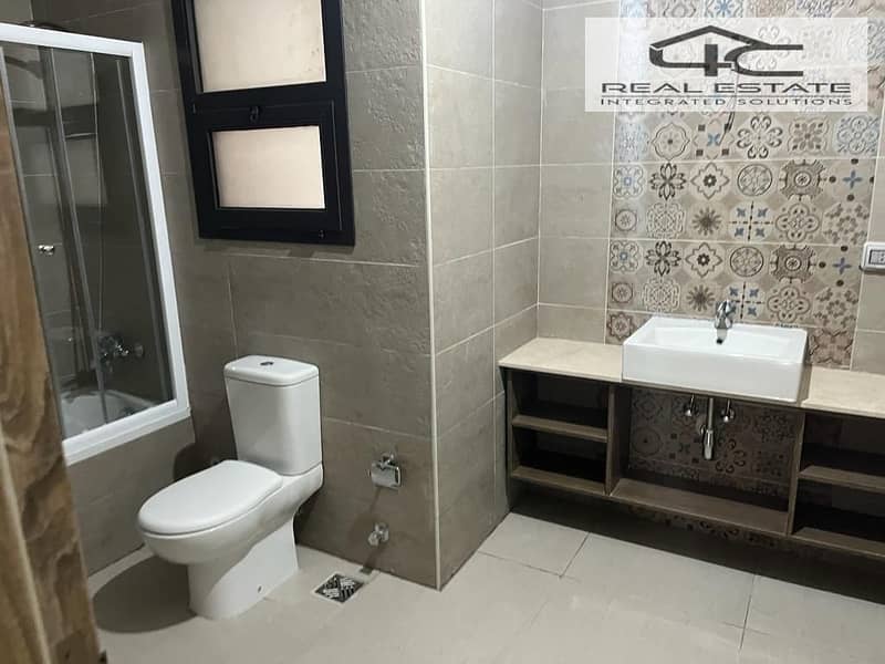 4 f2fd56b5-cbc2-443f-a958-6a9bc8396a37. jpg