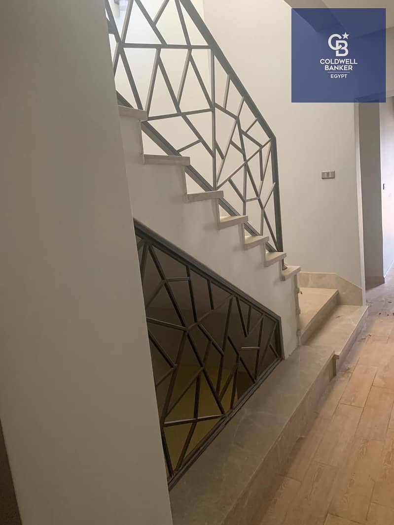 6 c2945ec2-bdfc-4fff-bb50-3b9481275ef0. jpeg