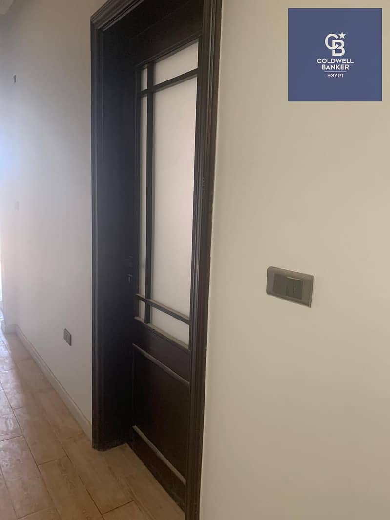 8 ebf5ae6d-d131-4912-9aaa-6f2c514ff6cb. jpeg