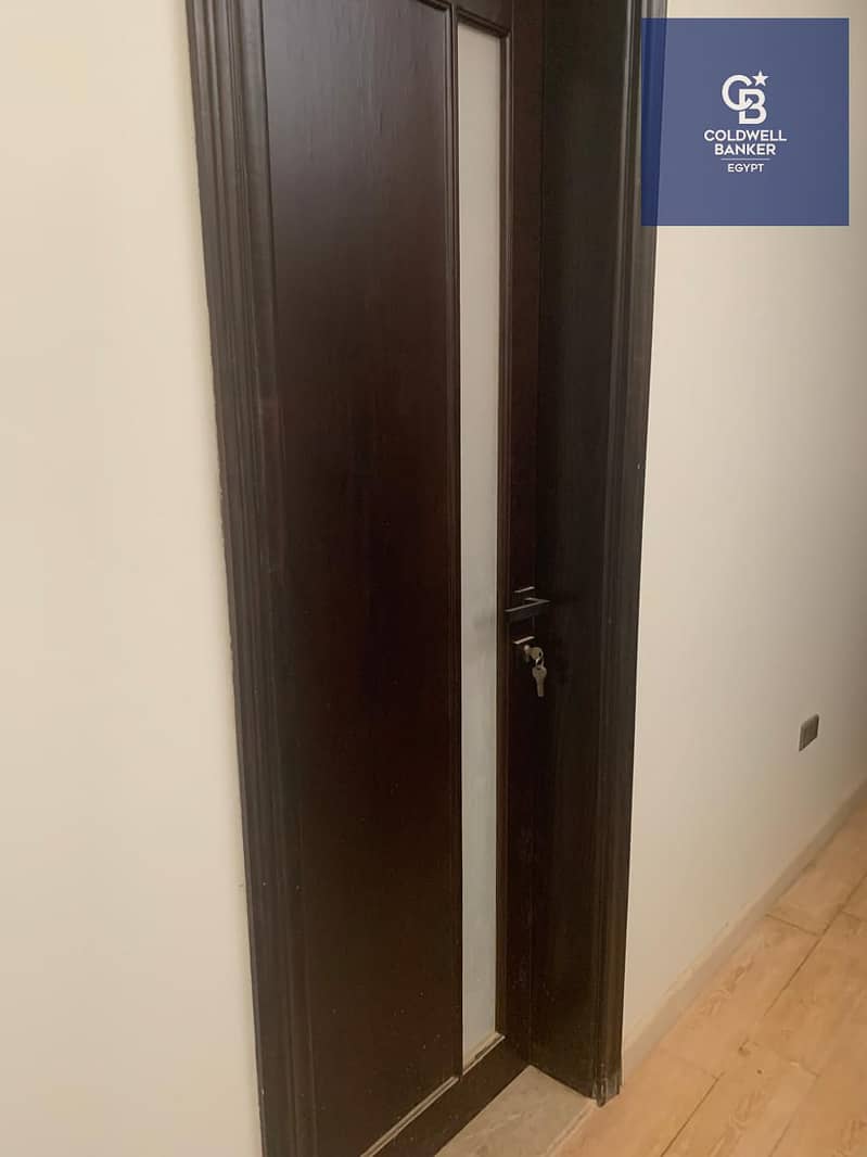 9 28989de5-e9af-465e-a5a6-f98b85fe4dc1. jpeg