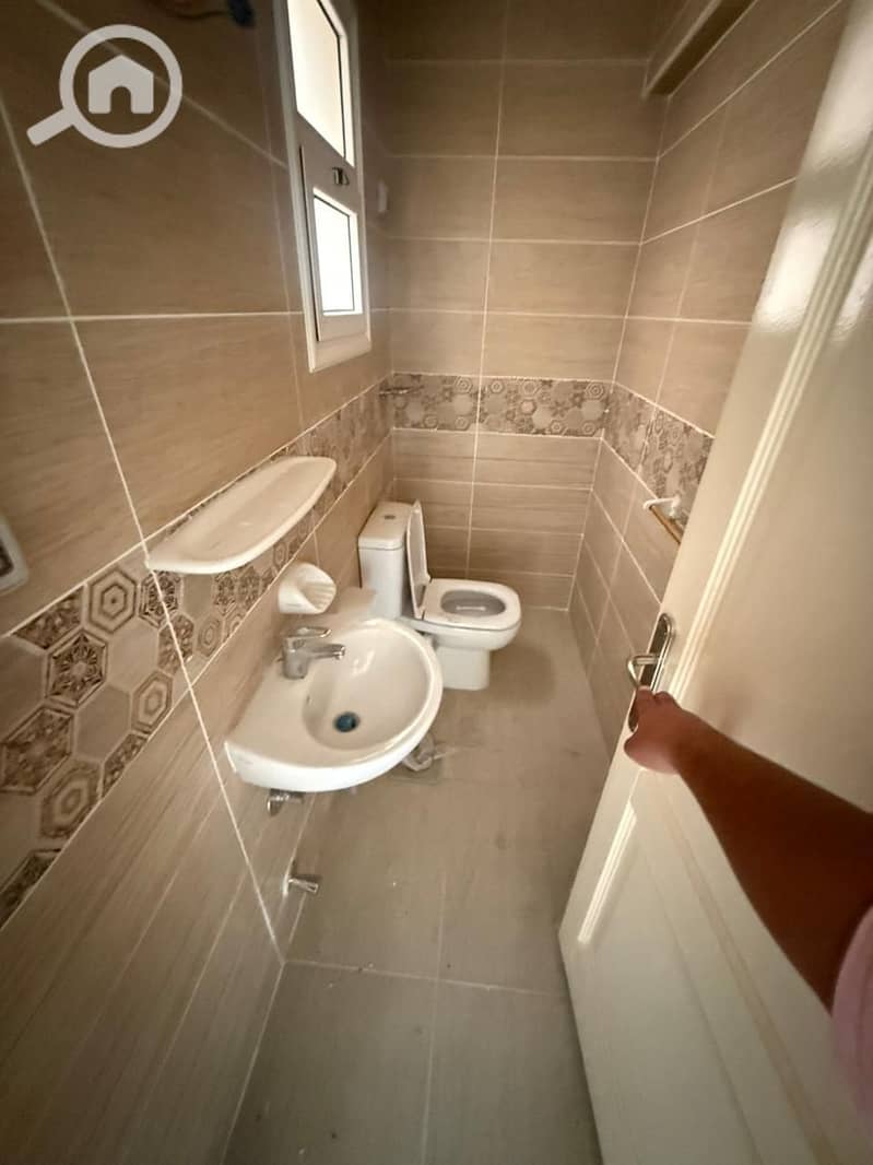 6 WhatsApp Image 2025-10-06 at 7.45. 44 PM (2). jpeg