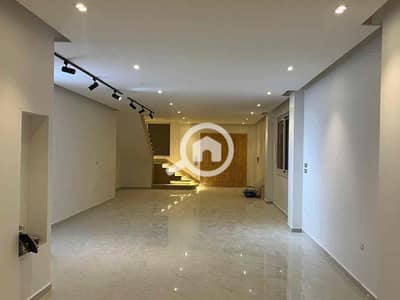 4 Bedroom Villa for Sale in 6th of October, Giza - IMG_0760. jpg