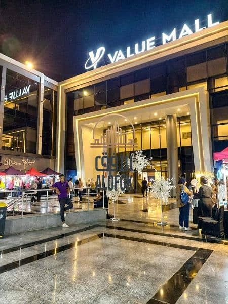 محل للبيع في مدينة الشروق مول فاليو ٣ واجهات موقع مميز
