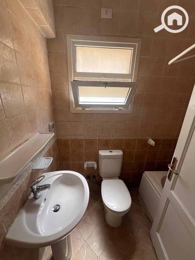 9 6dc88916-a1b1-482e-a6f3-d07f061fb74f. jpeg