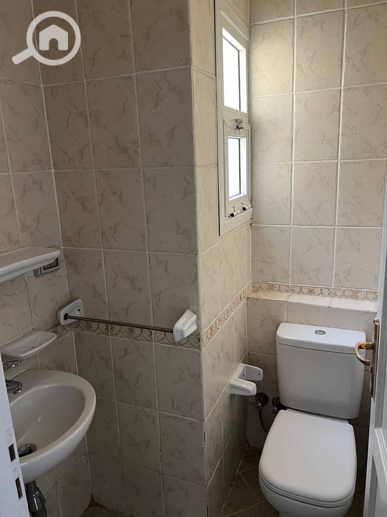 10 2e6c37f8-e737-45e5-8932-ee2df1751b83. jpeg