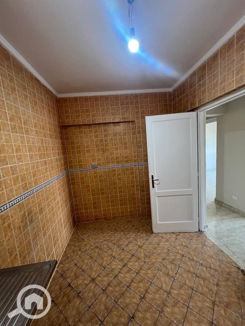 11 6bf7a129-9407-48cb-aa37-921654b4d7df. jpeg