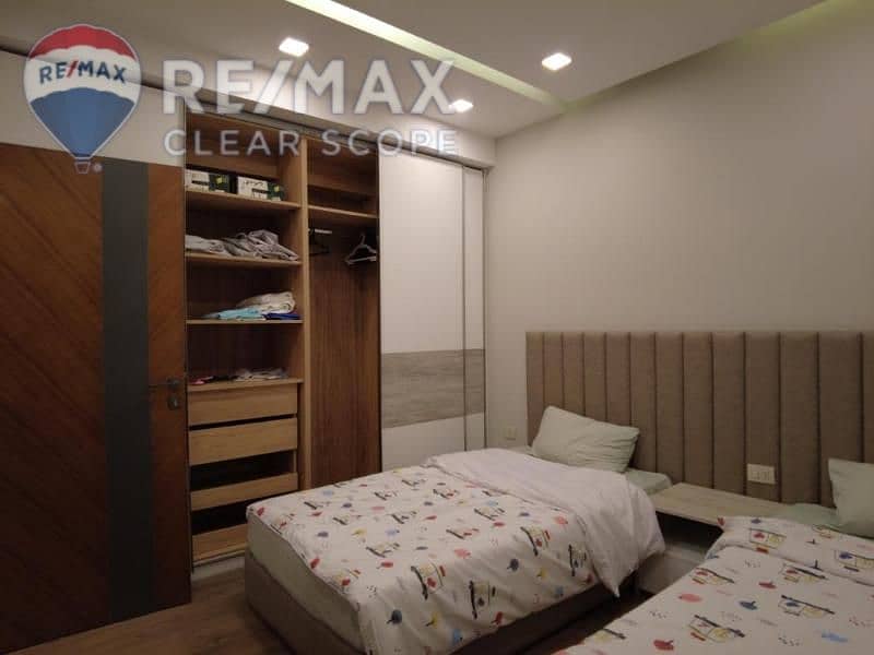 14 c7efbf84-3983-4337-85dc-b70413344098. jpg