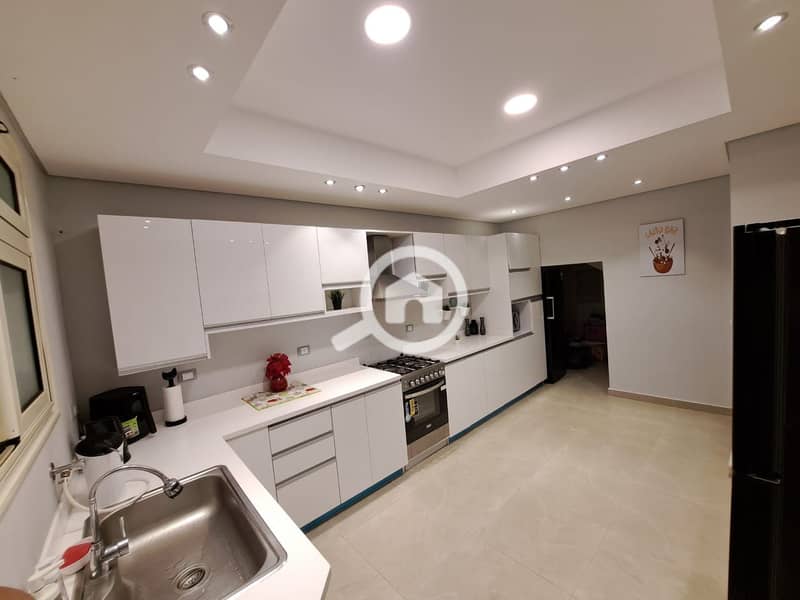 16 db2824c1-bd27-47c1-9d39-d47637ba2898. jpg