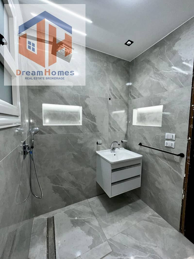 9 7424a903-b384-412d-be89-4ce6fec13aaa. jpg