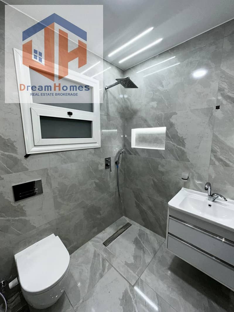 10 854d8467-db73-4fdc-82d1-7c780740026a. jpg