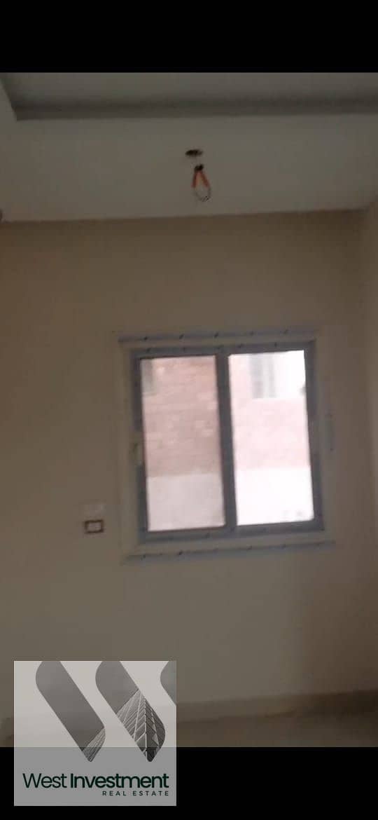 10 WhatsApp Image 2025-10-07 at 12.55. 15_2c9484d2. jpg
