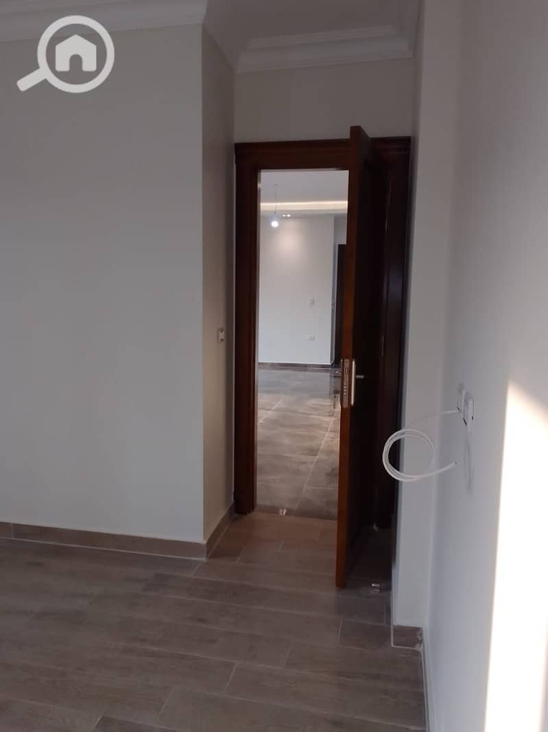 25 WhatsApp Image 2025-10-07 at 10.50. 00. jpeg