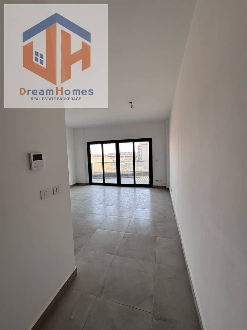 8 f5fe4c47-6d7b-4dec-a306-71beb0d3b1b7. jpg