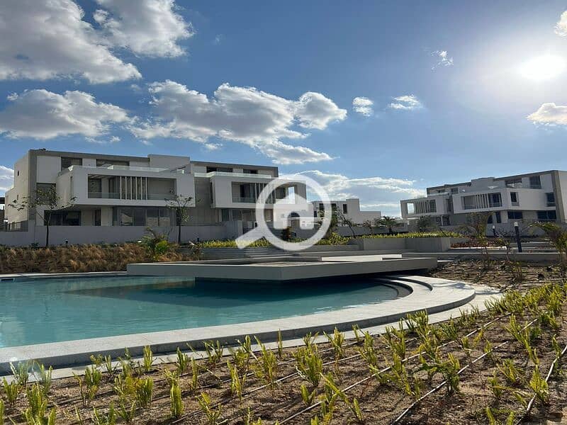 3 183e5fde-de0f-4172-a9af-f7f1d2f60282. jpg