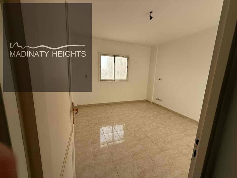 6 7a957f83-bc29-4170-b57d-45be24d325e2. jpg