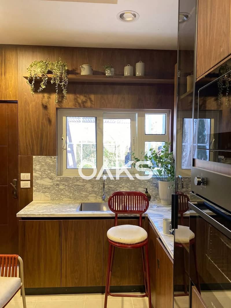 5 fdb5a5ae-d887-4be2-af02-7a7e8d66d870. jpg