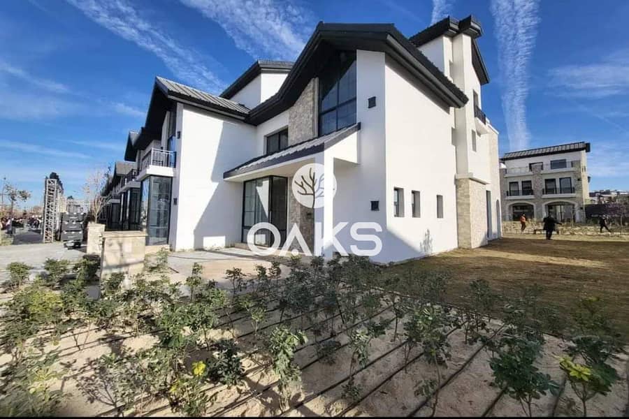 9 7903b884-80b0-4a06-93d6-cedd6201dd7f. jpg