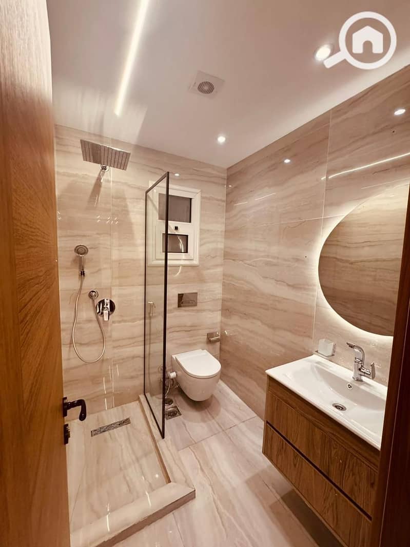 10 62a7988a-207d-45c0-b768-5c2f2af4da03. jpg