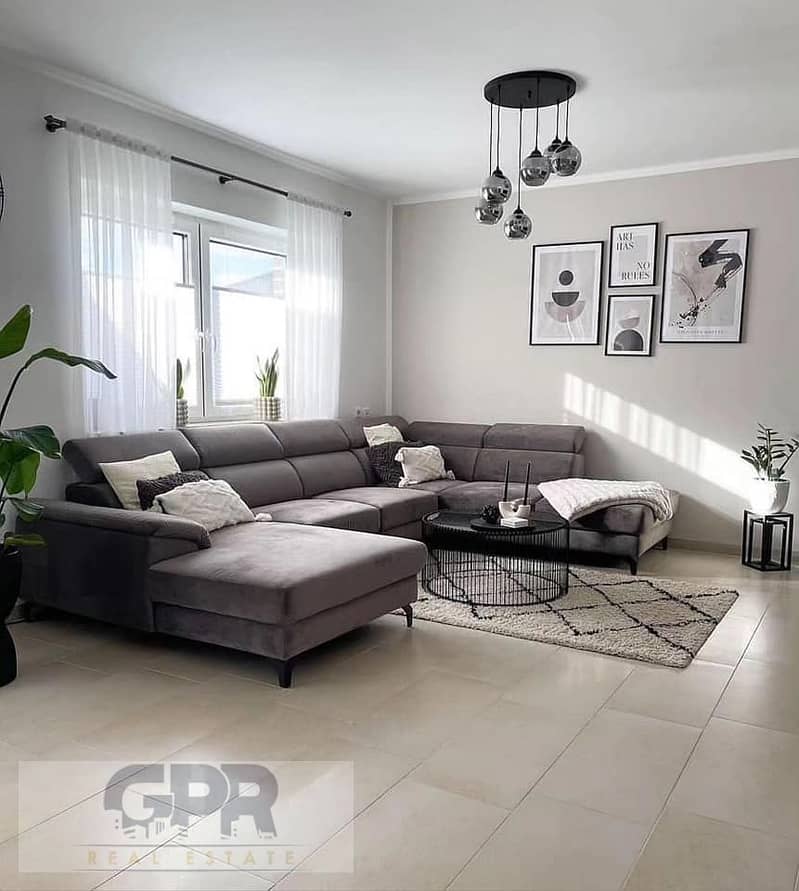 10 362989933_248012471378027_2880595746125624238_n. jpg