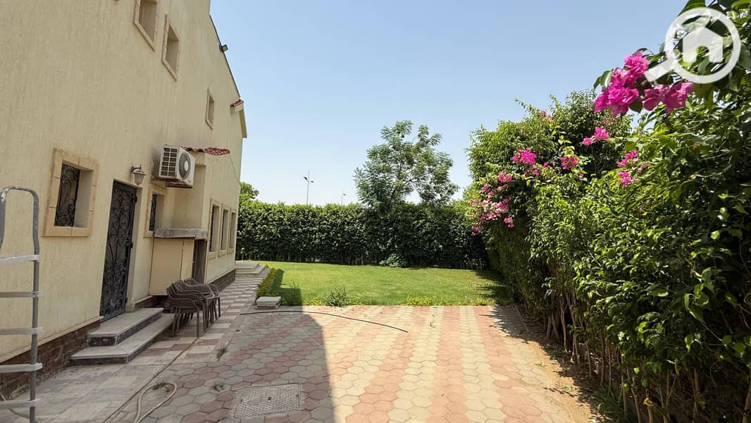 2 fa160518-808c-49bb-8f0f-5e79c65c8538. jpg