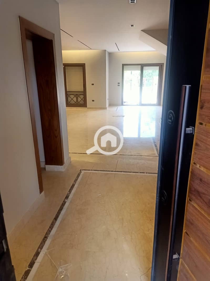 19 e857dd25-6352-47a9-9eb0-a49f6d9b0404. jpeg