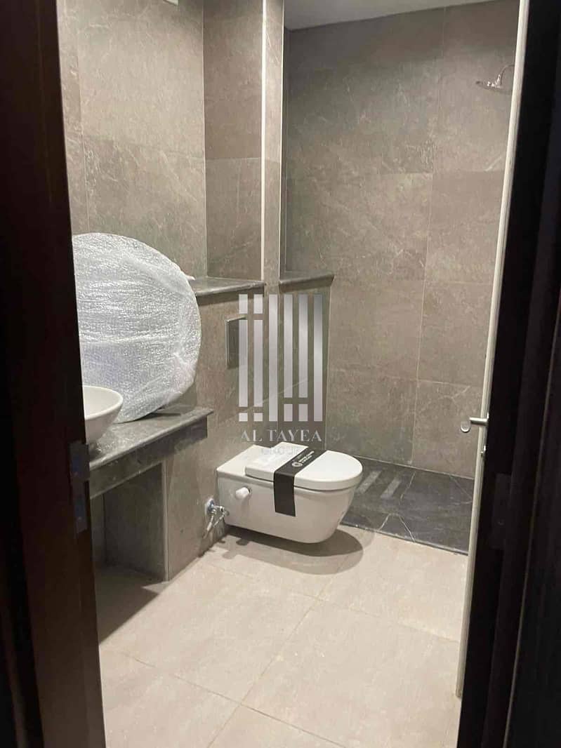 3 c68b40e4-ac3b-4f7b-a742-086e9423db6c. jpg