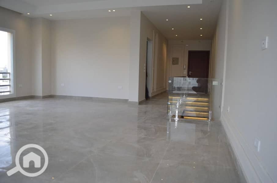 5 WhatsApp Image 2025-10-06 at 14.21. 08_f0ecb558. jpg